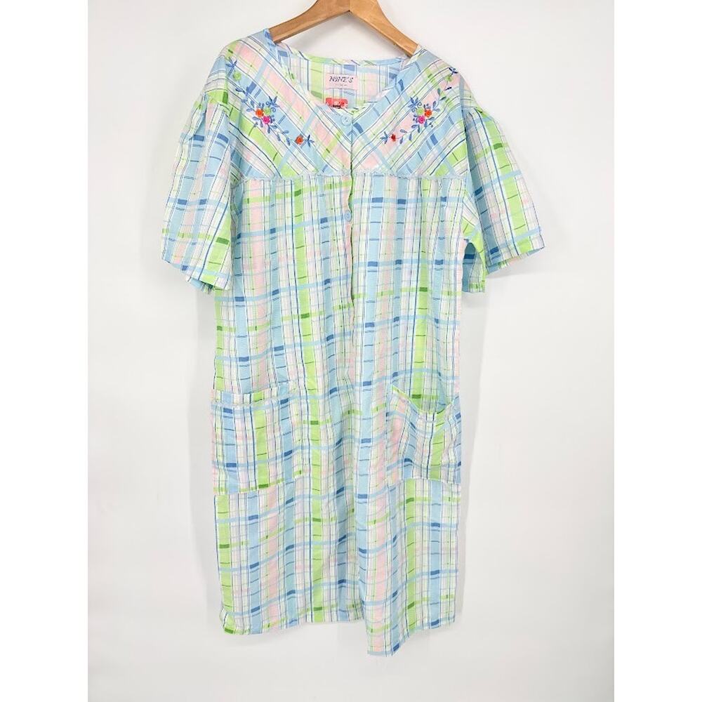 Nines Short Sleeve Button Nightgown Medium Housecoat Plaid Grannycore Grandma